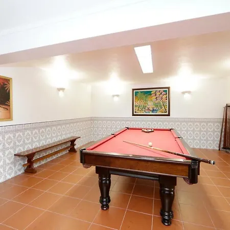 Сasa de vacaciones Dii House - Casa De Com Piscina Interior Aquecida