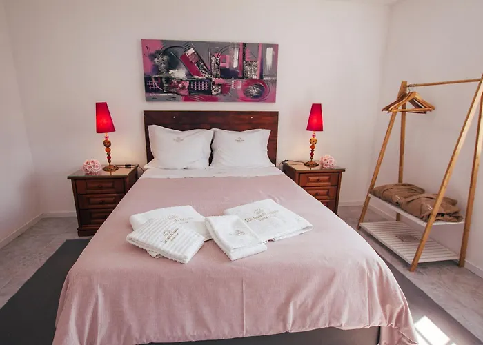 Dii House - Moradia Bi-familiar Com Piscina Aquecida Nyaraló